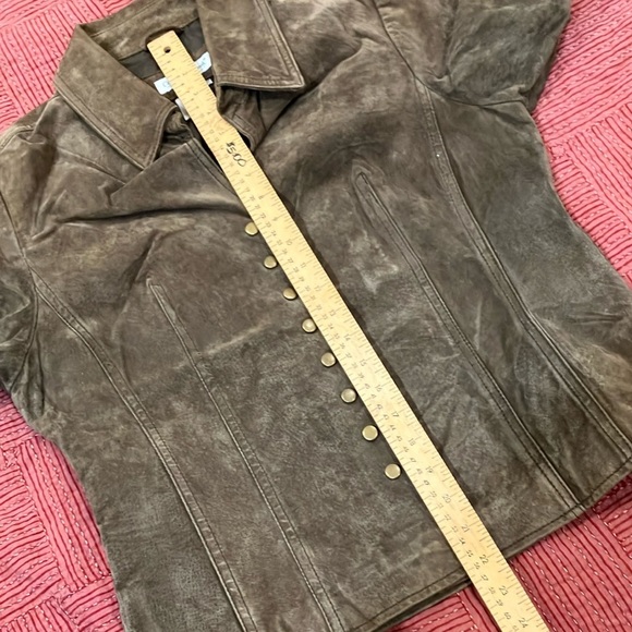 Coldwater Creek Brown suede Leather Jacket with Classic fitted design and snaps - Picture 9 of 16